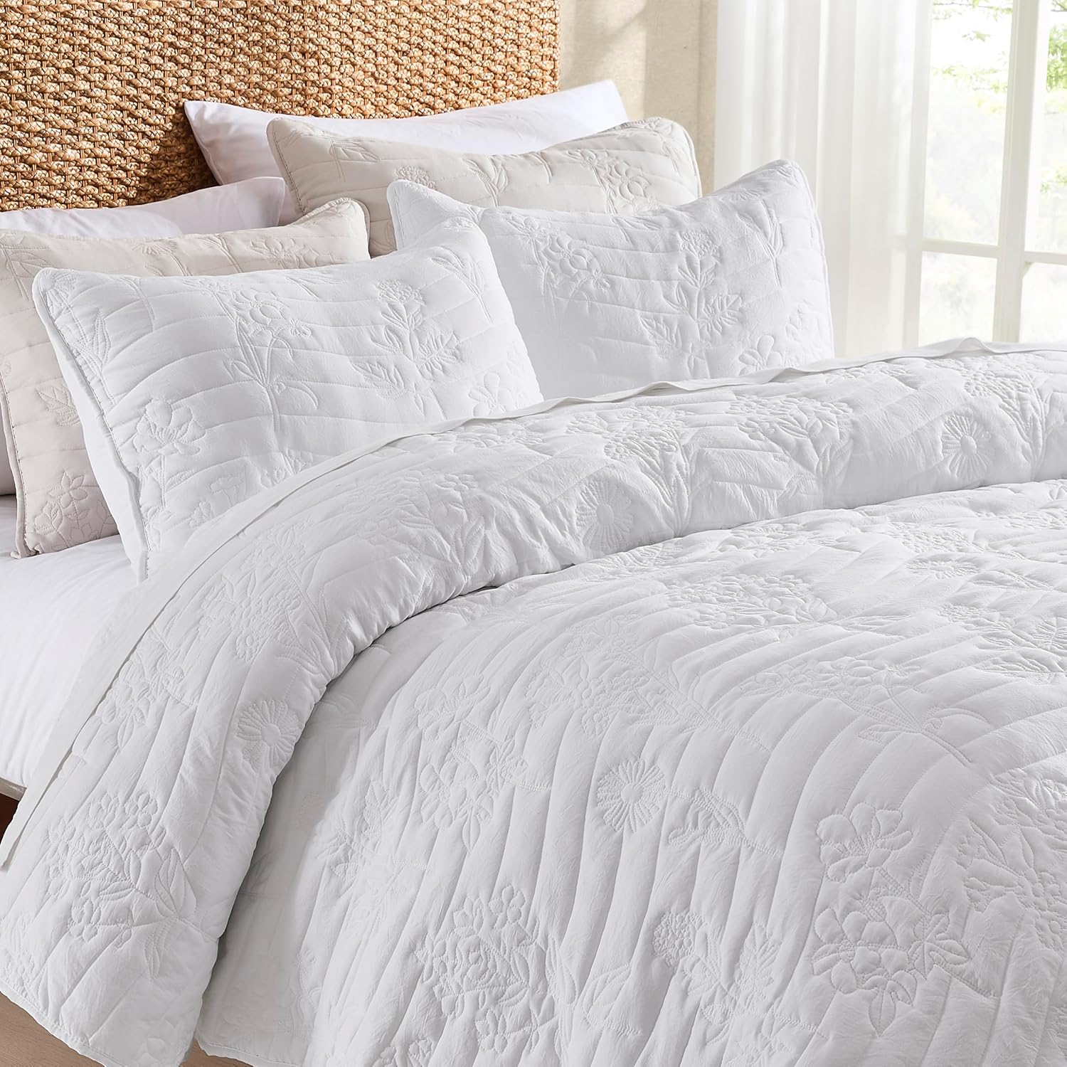 RSHARE Rustic Floral King Size Quilt Set
