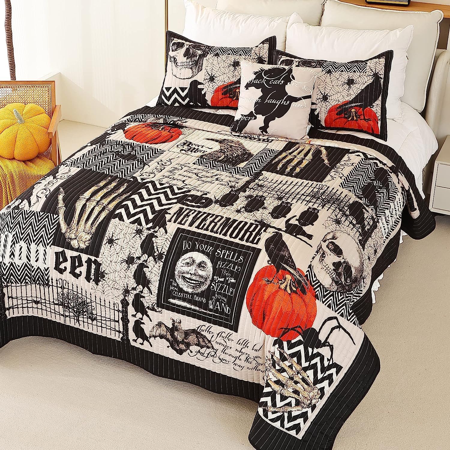 EVENHUG Halloween King Size Quilt Bedding Set