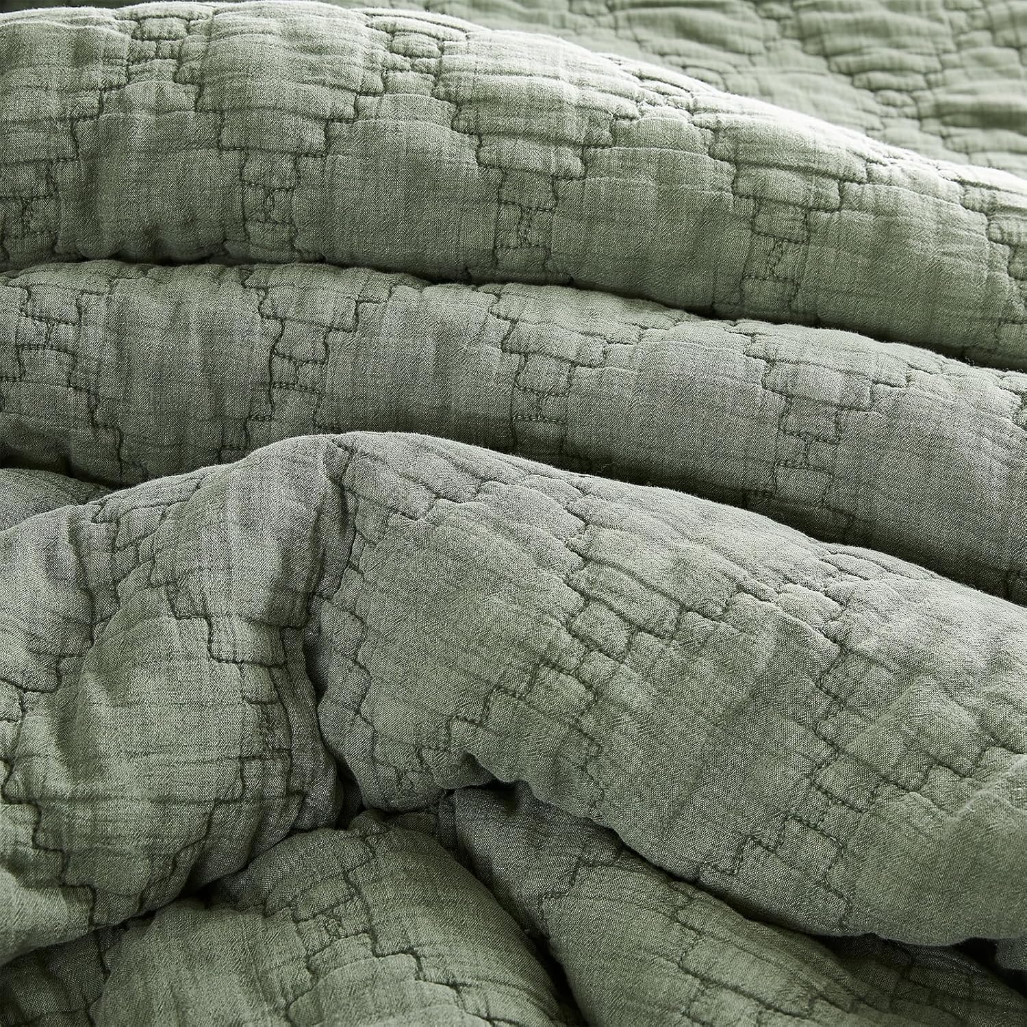 Palassio Olive Green Queen Quilt Set with 2 Shams