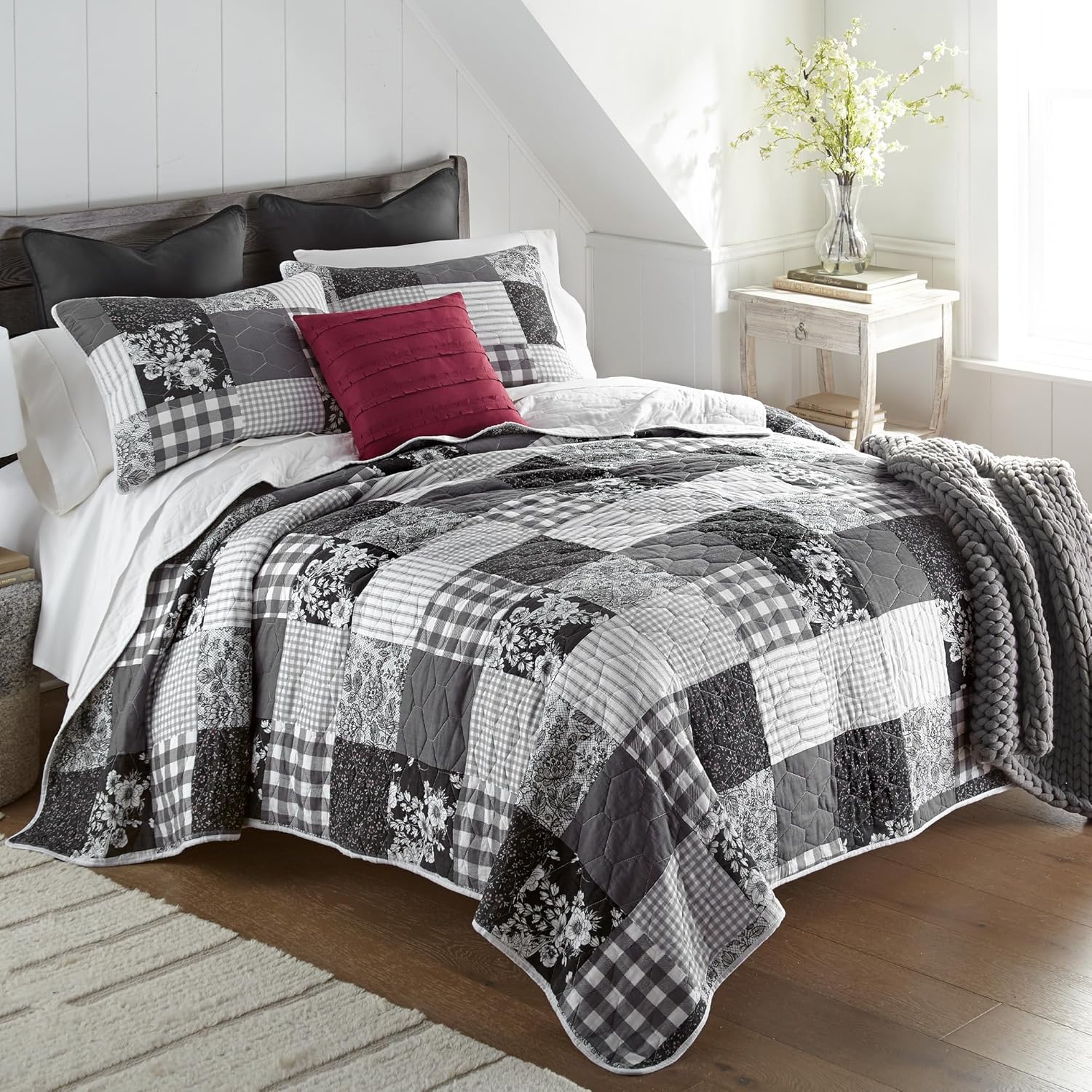 Donna Sharp Indiana Farmhouse Quilt Set - Queen Size 3-Piece