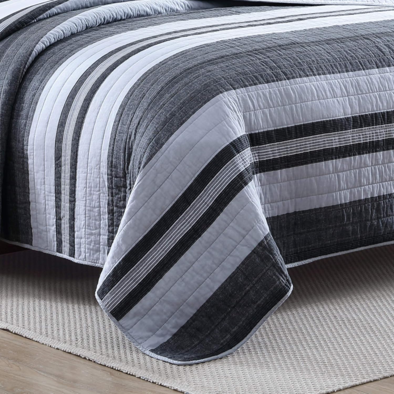 Nautica Queen Quilt Set - 100 Cotton Reversible Bedding
