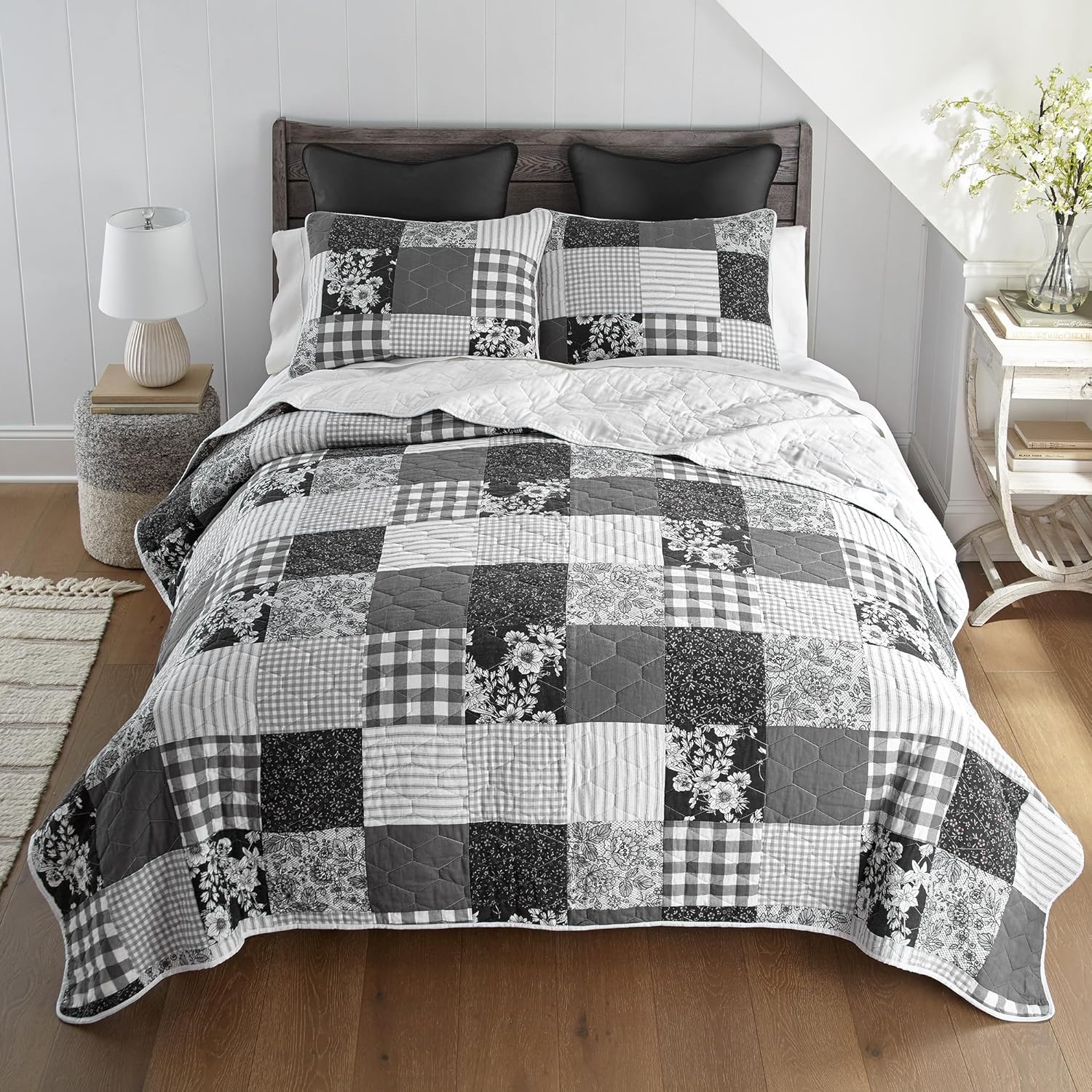 Donna Sharp Indiana Farmhouse Quilt Set - Queen Size 3-Piece