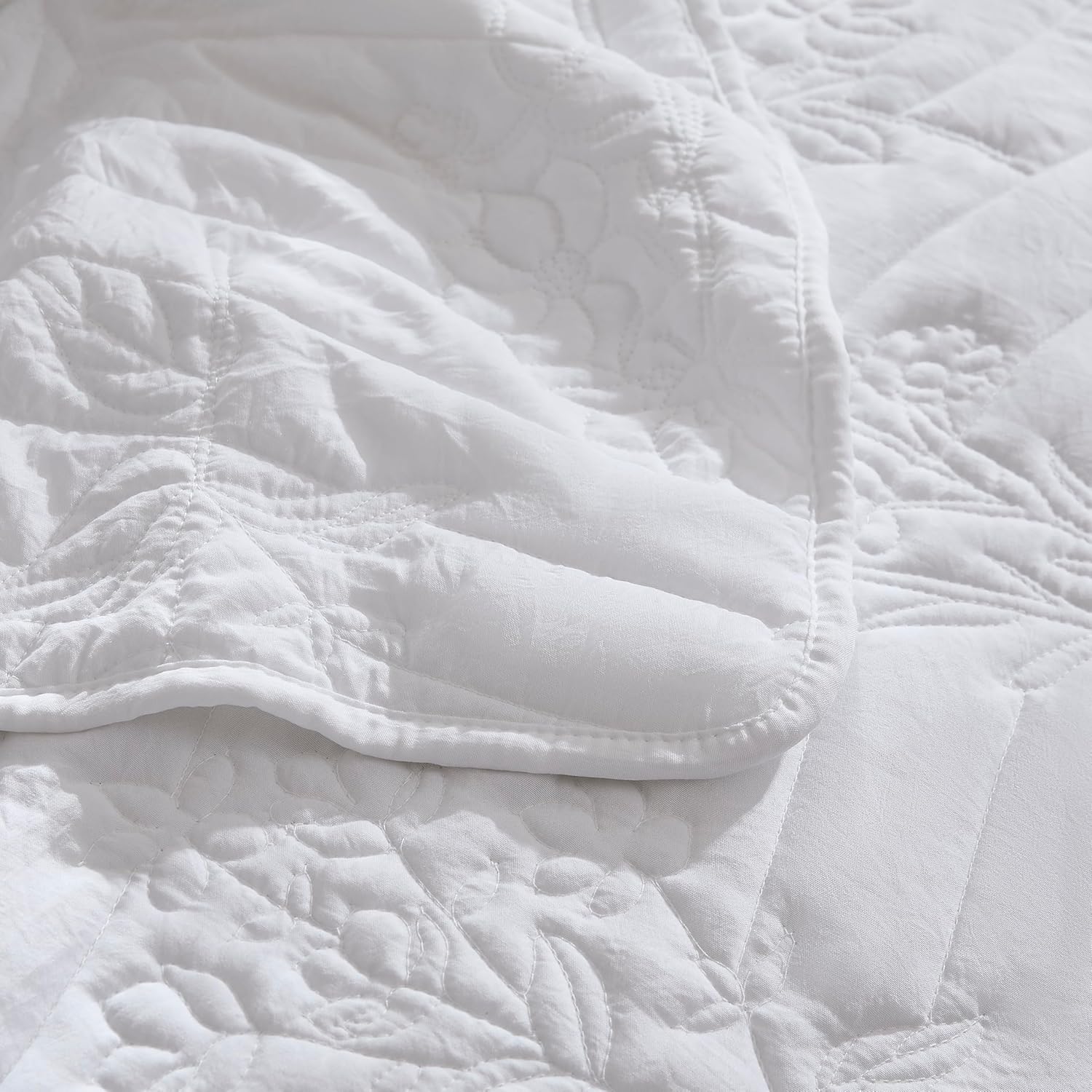 RSHARE Rustic Floral King Size Quilt Set