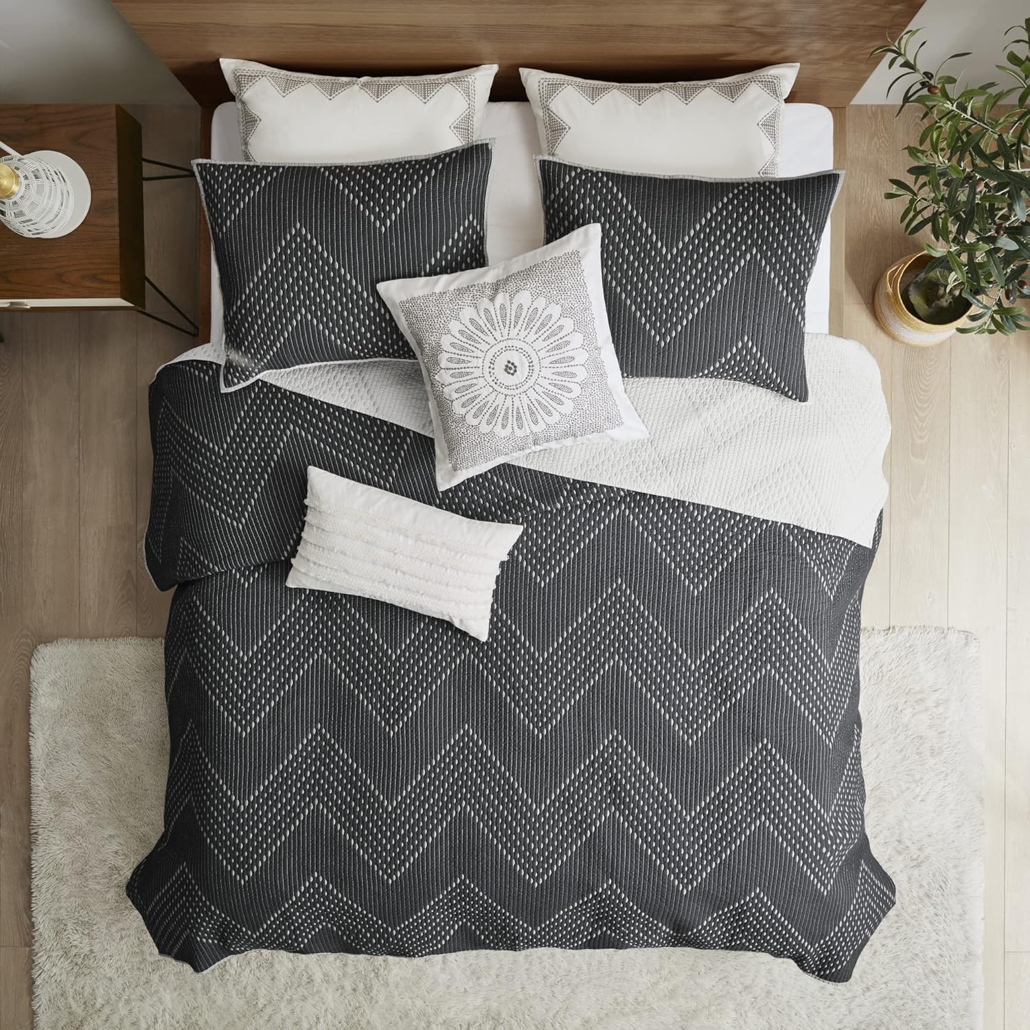INKIVY Reversible Chevron Cotton Quilt Set - 3 Piece Black FullQueen
