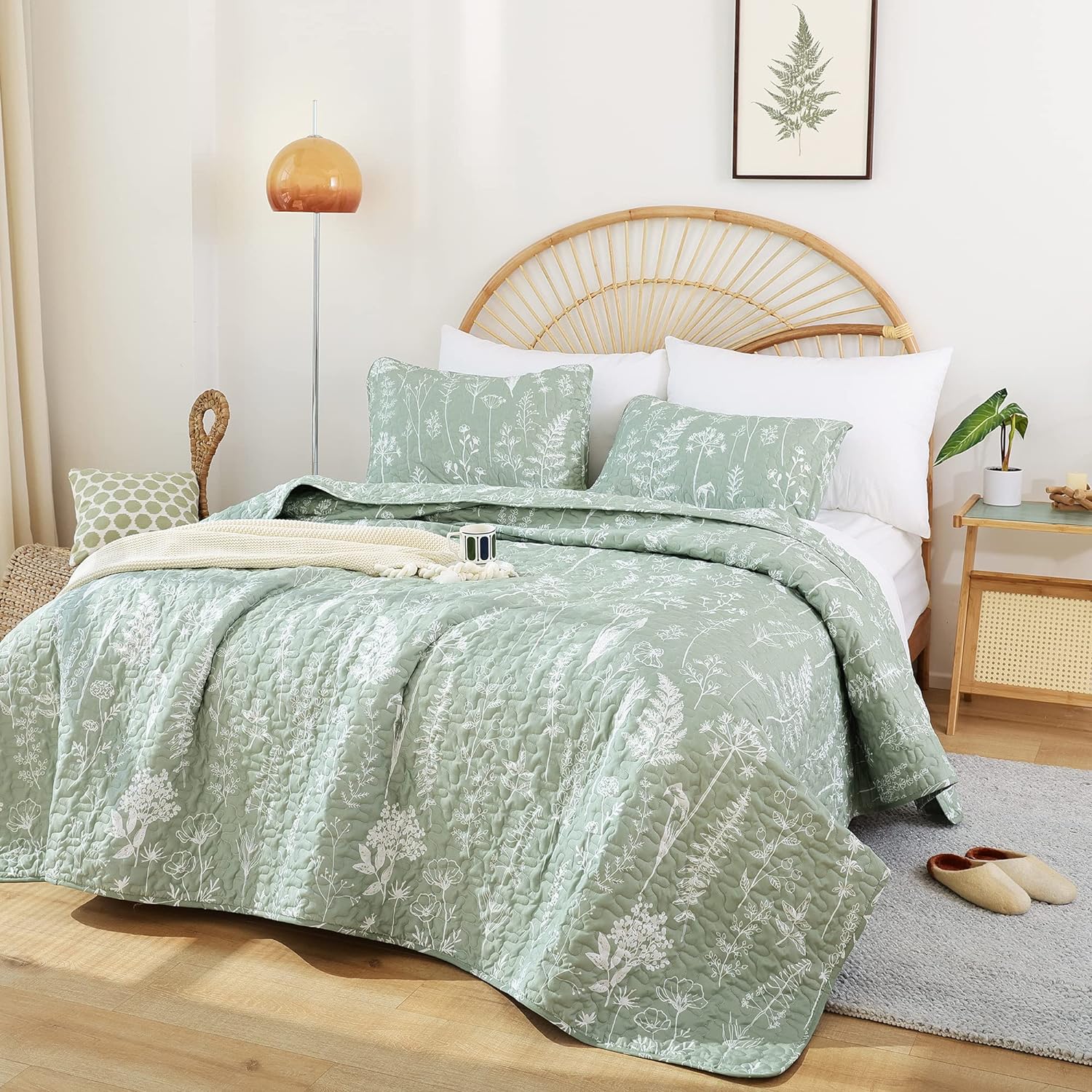 JANZAA King Size Sage Green Quilt Set - Boho Floral Pattern