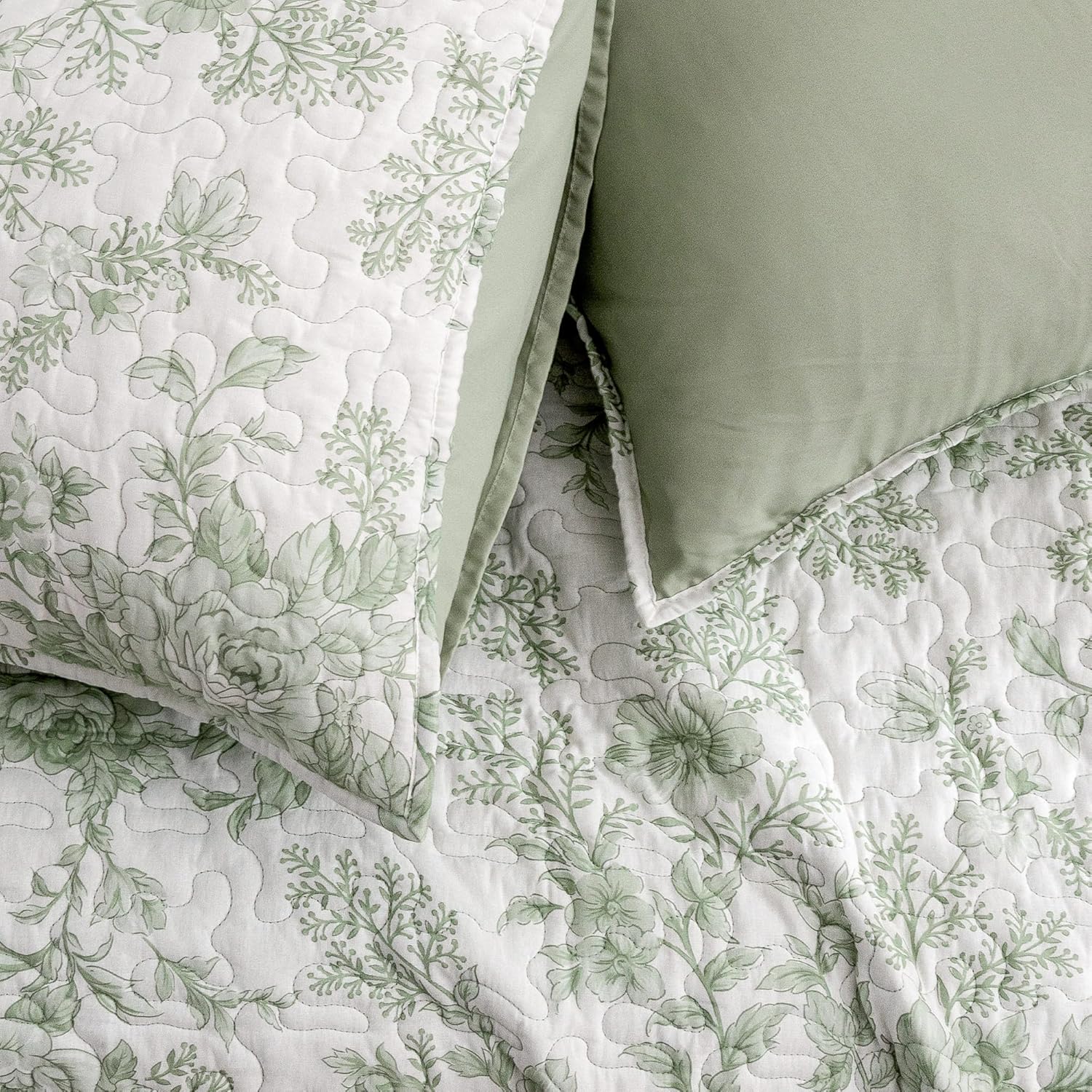 Wonderful Sage Green Floral Reversible Quilt Set Queen Size