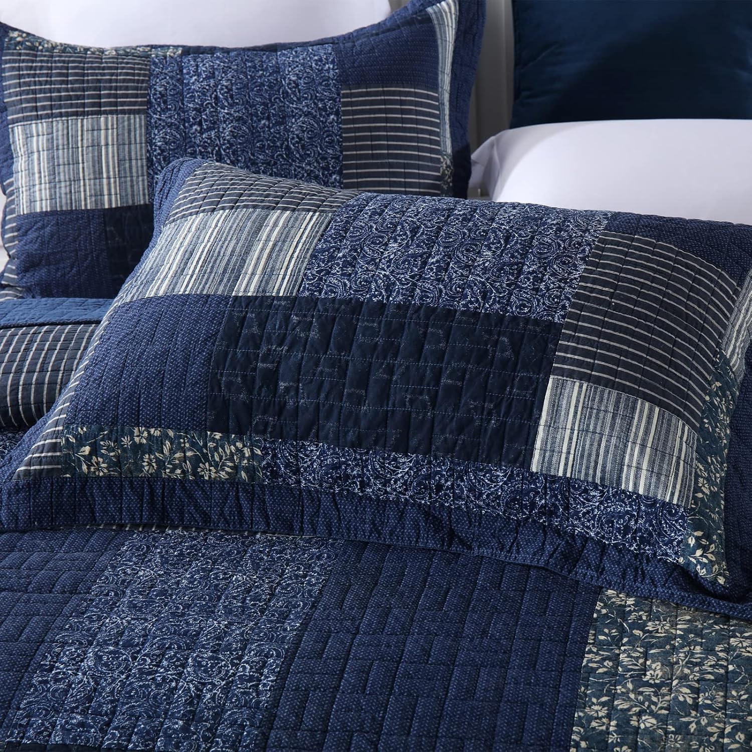 Yvooxny King Size Reversible Quilt Set 3-Piece