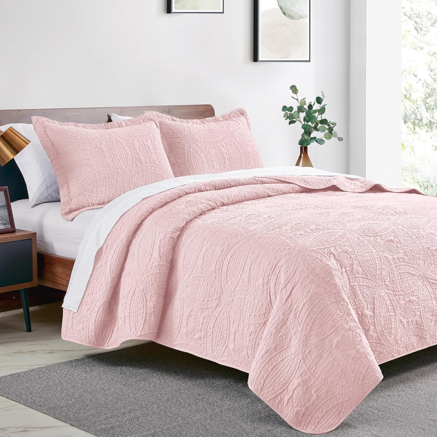 Loves Cabin Quilt Set - Queen Size Pink Bedspread