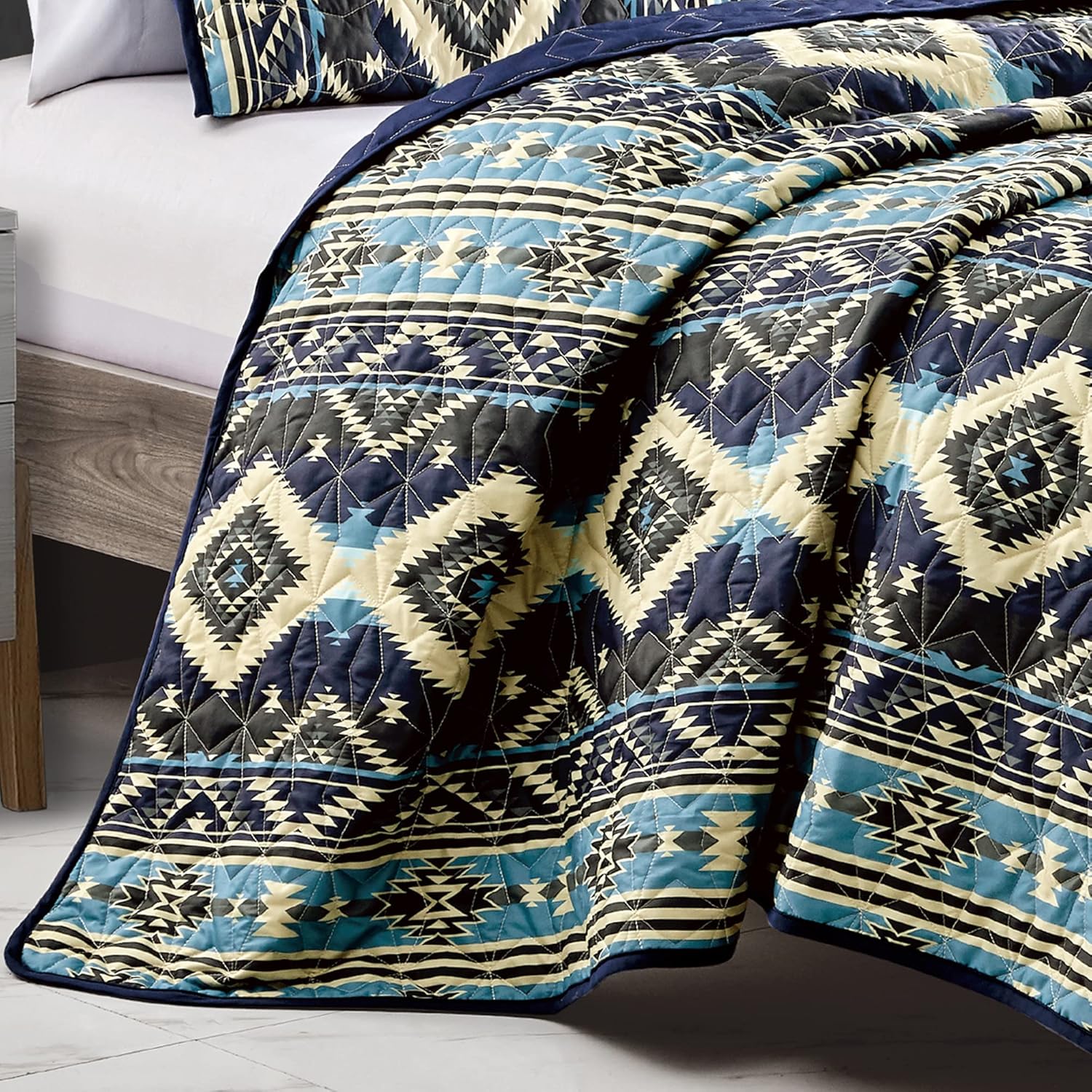 ESCA 3-Piece Black Bedspread Set King Size Navajo Quilt