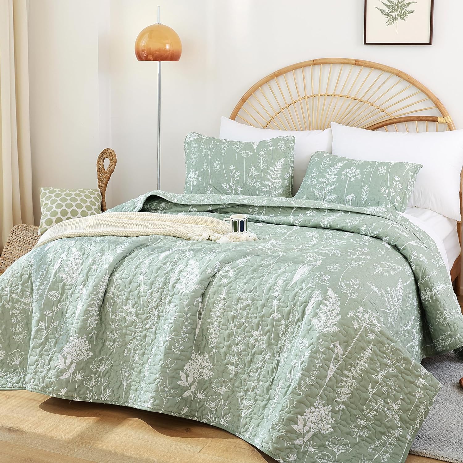 JANZAA King Size Sage Green Quilt Set - Boho Floral Pattern