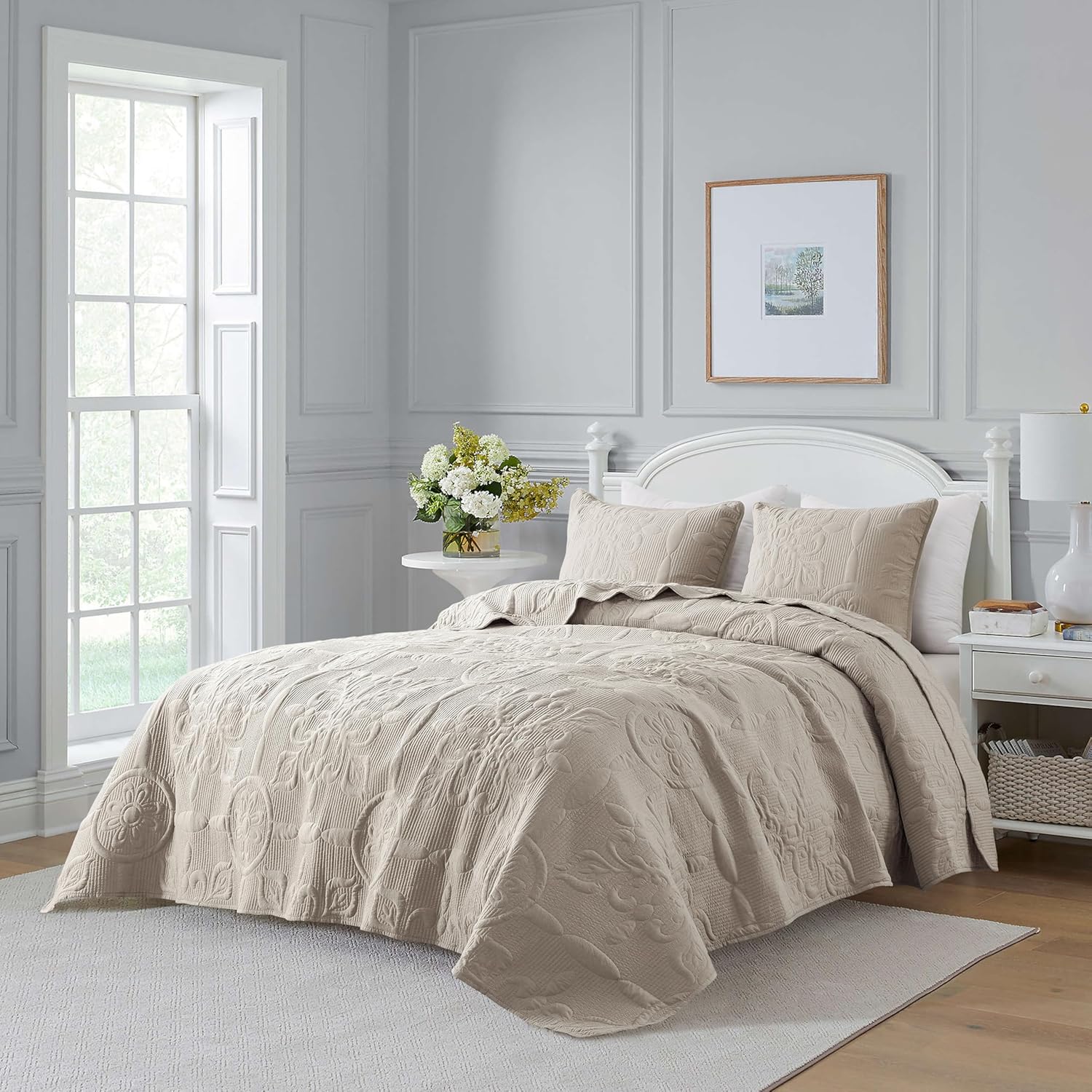 B2EVER Damask Quilt Cal King Set with 2 Pillow Shams