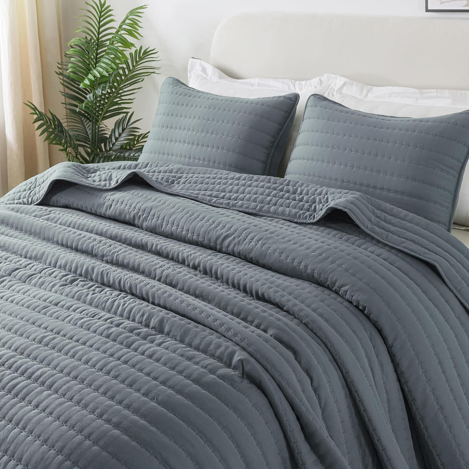 ROARINGWILD Queen Size Quilt Set with 2 Pillow Shams 90x90 Inches