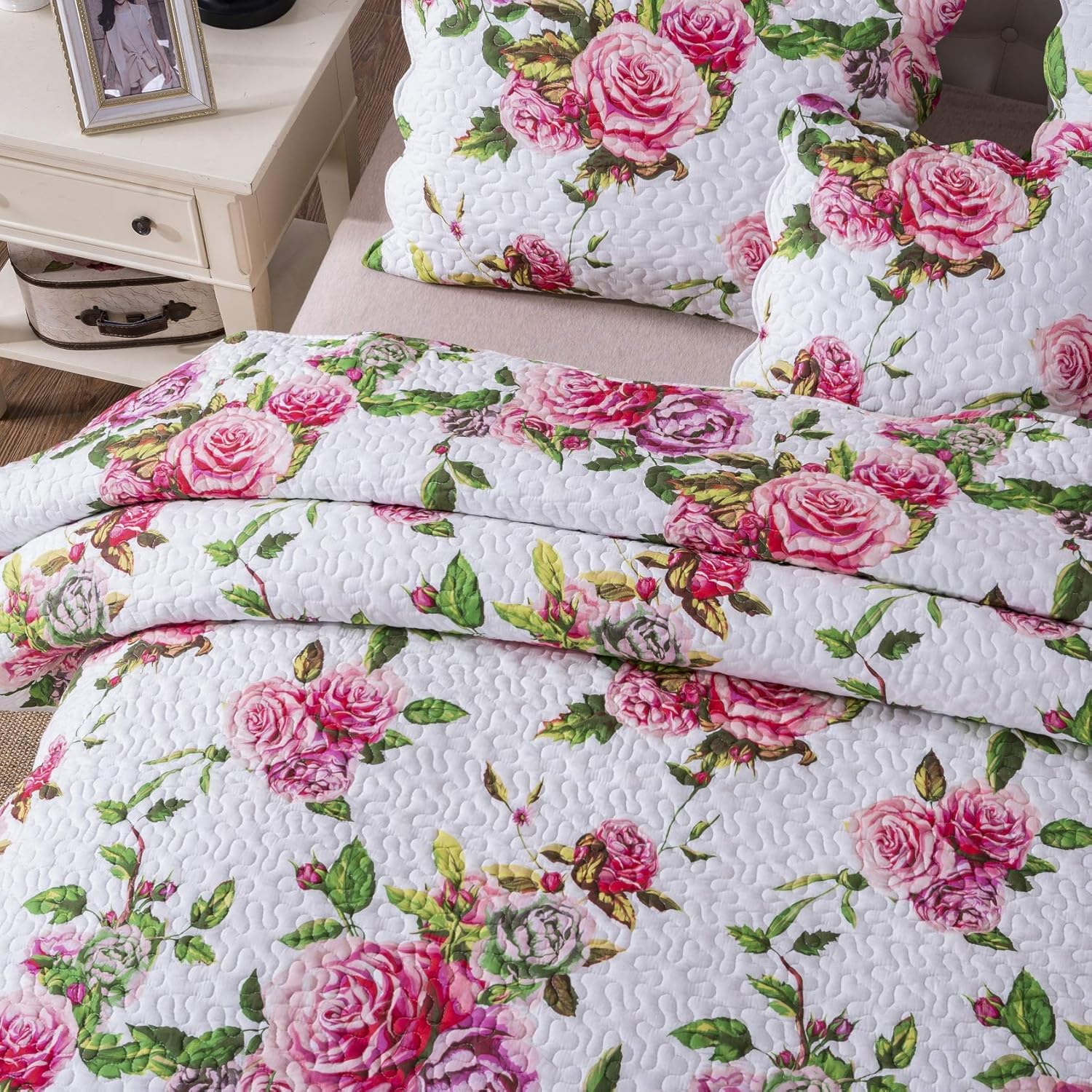 DaDa Bedding Romantic Roses Floral Bedspread Set - Cal King 3-Piece