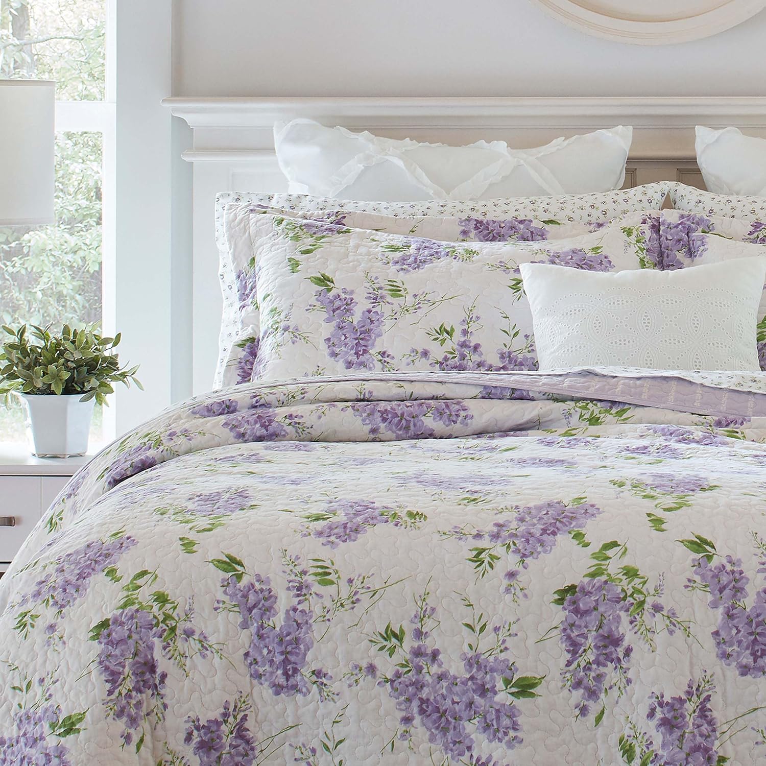 Laura Ashley Queen Quilt Set with Reversible Cotton Shams