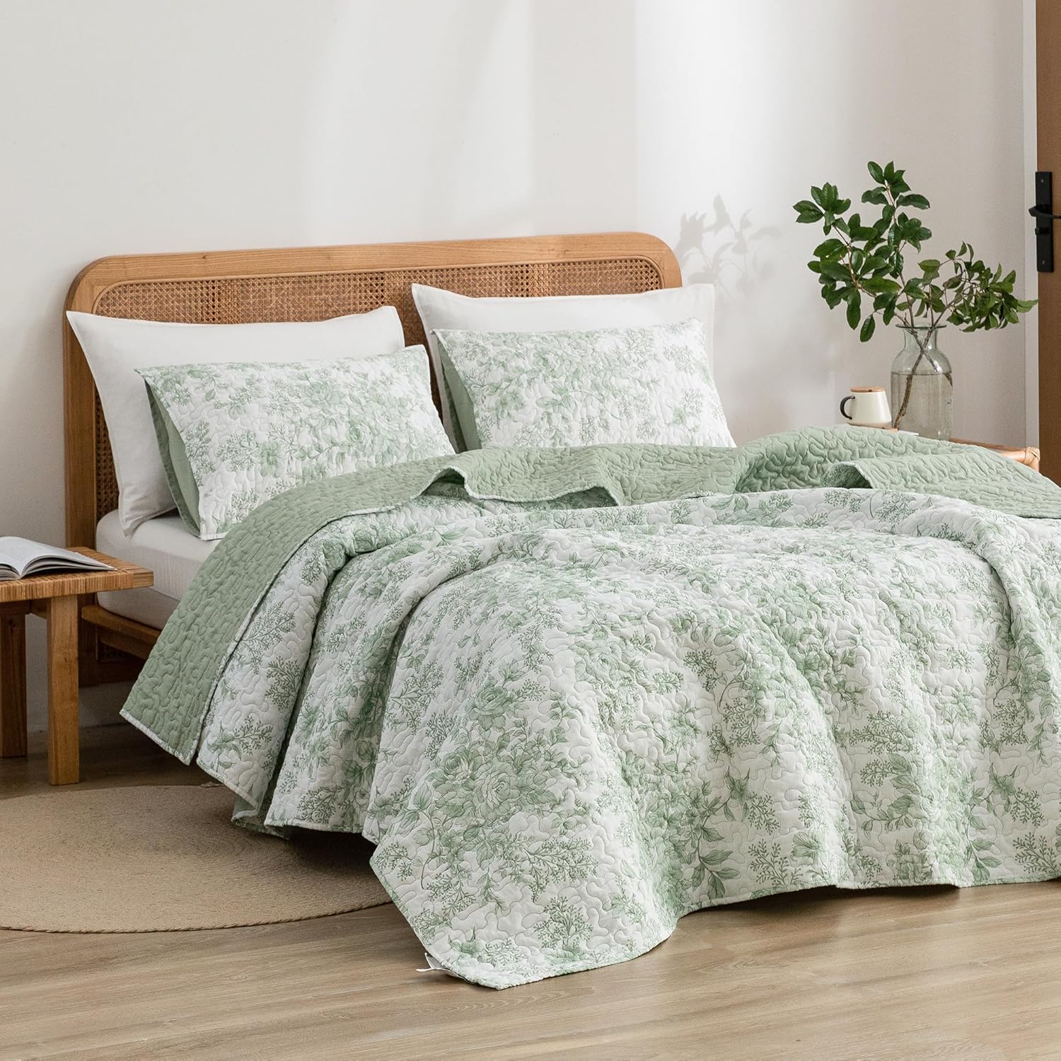 Wonderful Sage Green Floral Reversible Quilt Set Queen Size