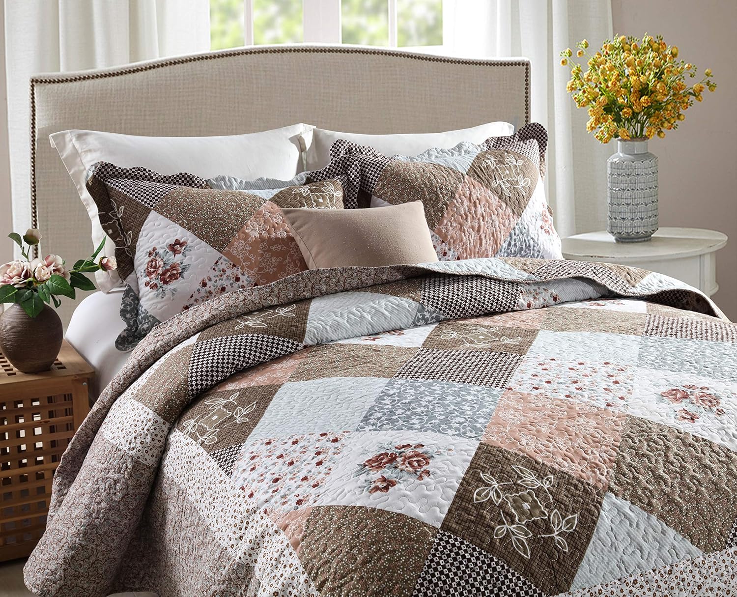 Travan 3-Piece Queen Quilt Set with Shams 1