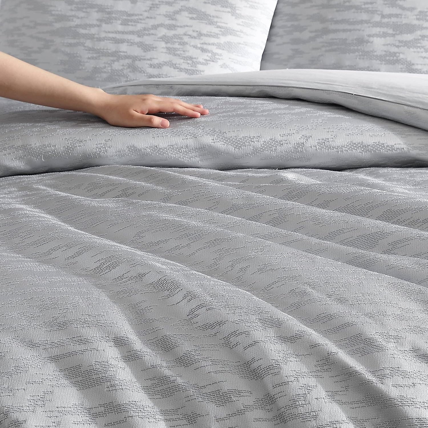 Vera Wang Queen Duvet Cover Set - Illusion Grey